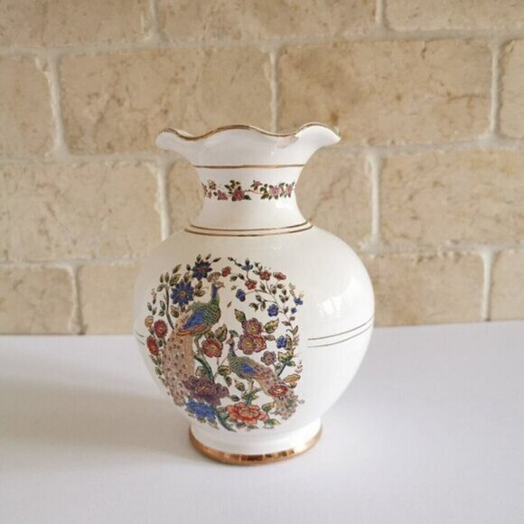 Chinoiserie Small Vase CHIPPED Colorful Peacocks Greece 24K Gold Ruffled Edge - Picture 5 of 9
